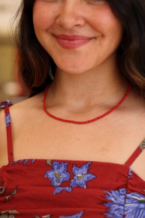 Collar bolitas coral