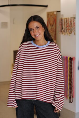 Sudadera oversize burdeos y crema
